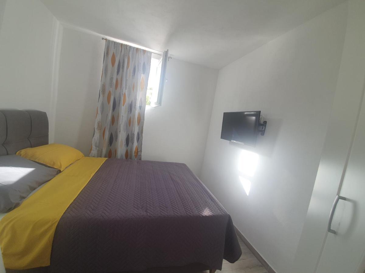 Amama Apartment Brodarica  Exterior photo