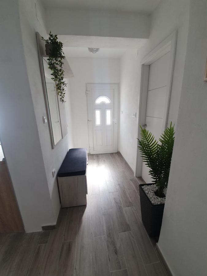 Amama Apartment Brodarica  Exterior photo